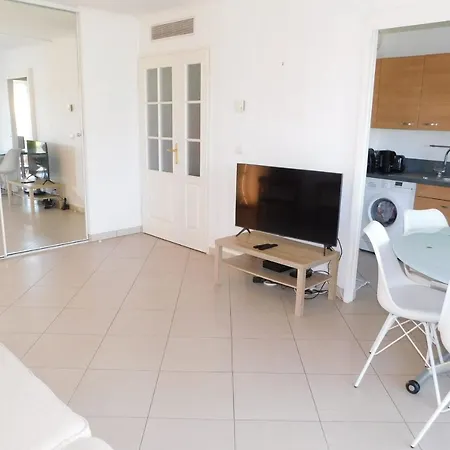 Beautiful 2-bedroom 